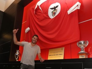 Julio César nuevo jugador del Benfica