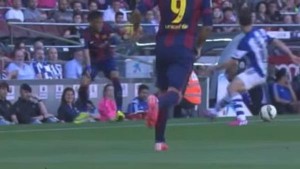 Neymar salva un lateral con una ruleta a lo Zidane