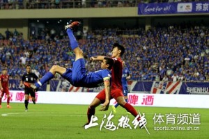 'Gio' Moreno celebra su GOLAZO hoy en FA Cup China de chilena