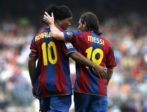 "Ronaldinho me pidió que cuando el se fuera del Barça yo portara la 10 y liderara el equipo". LIONEL MESSI