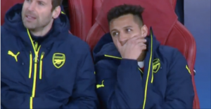 Alexis riéndose por la goleada al Arsenal