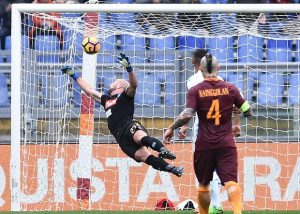 ESPECTACULAR ATAJADA DE PEPE REINA NAPOLI ROMA SERIE A