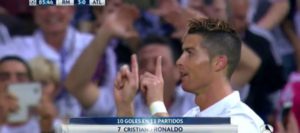 gesto de cristiano a la grada del real madrid tras el 3-0 frente al atletico de madrid