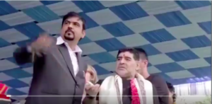 reacción de maradona tras estatua en india