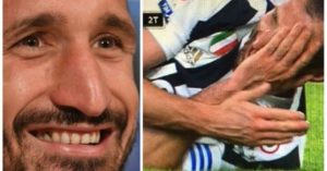 Galabinov simplemente lo toca pero se desploma de dolor y se asegura de que el árbitro lo vea. CHiellini. Genoa Juve