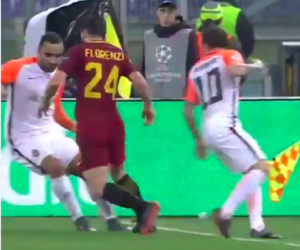 Cómo quitarse la presión de dos jugadores, obra de Alessandro Florenzi!