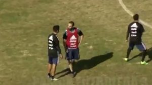 NO LE PERDONAN UNA: ¡Higuaín falló un abrazo con Dybala!