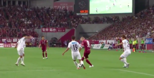 Andrés Iniesta salió reemplazado a las 60' en el empate de su Vissel Kobe 1-1 ante Varen Nagasaki en la liga de Japón.