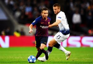 La clase de fútbol de Arthur Melo en Wembley rememorando al grandísimo Xavi Hernández!